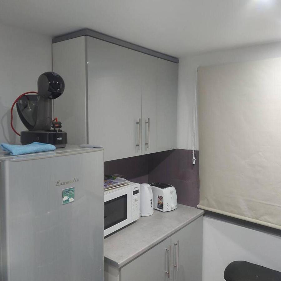 Lovely & Beautiful 2 Bed-Apartment In Borehamwood Exterior photo