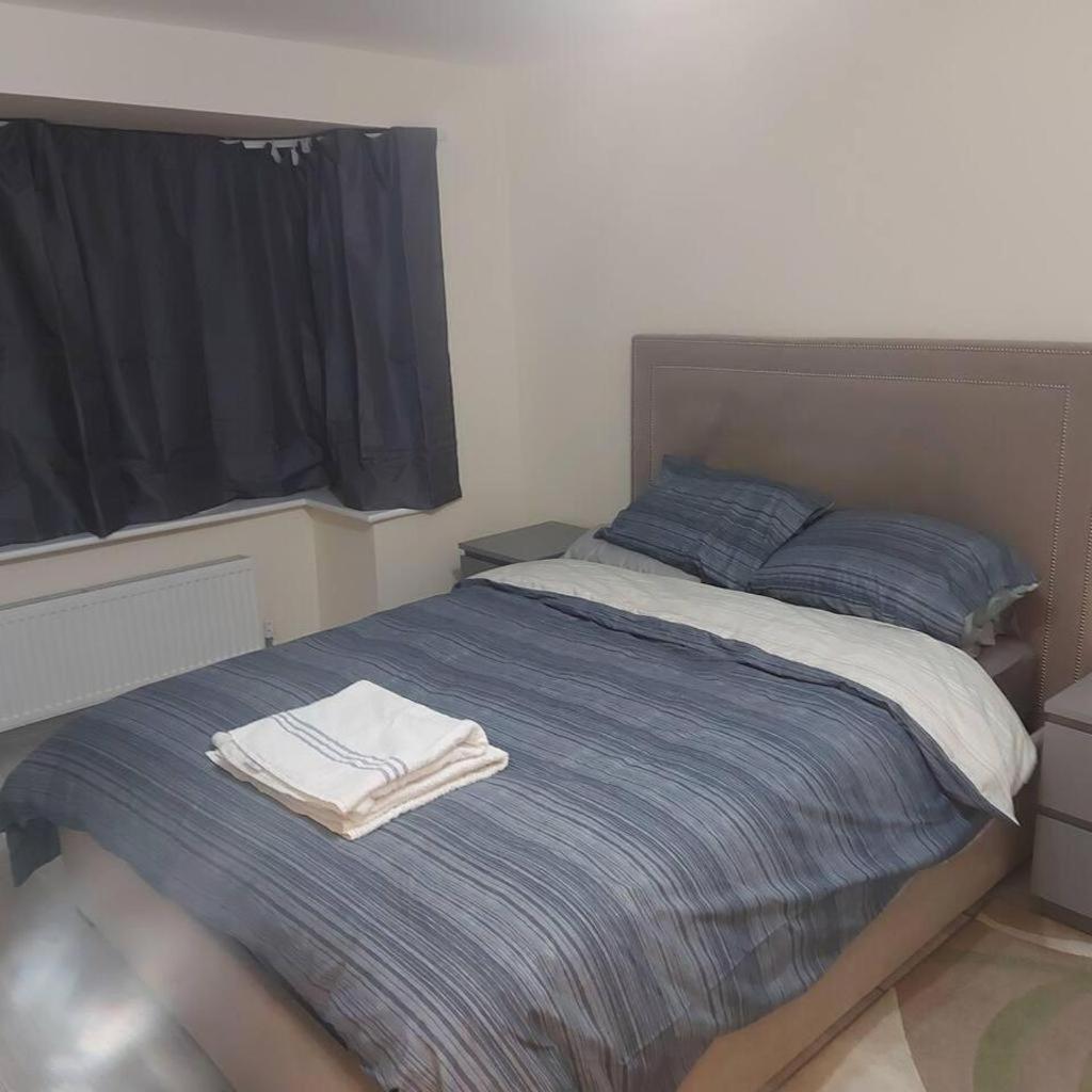Lovely & Beautiful 2 Bed-Apartment In Borehamwood Exterior photo
