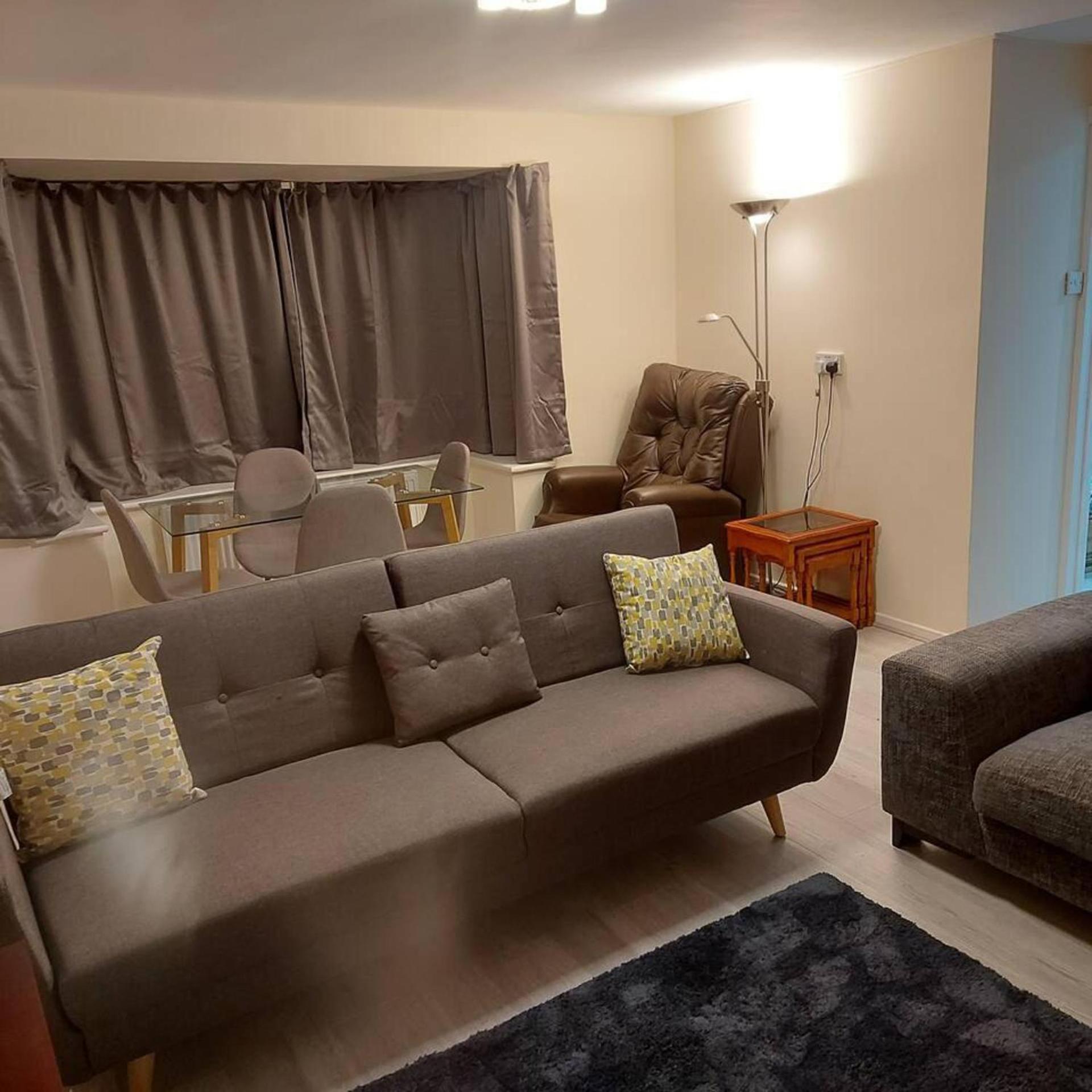 Lovely & Beautiful 2 Bed-Apartment In Borehamwood Exterior photo