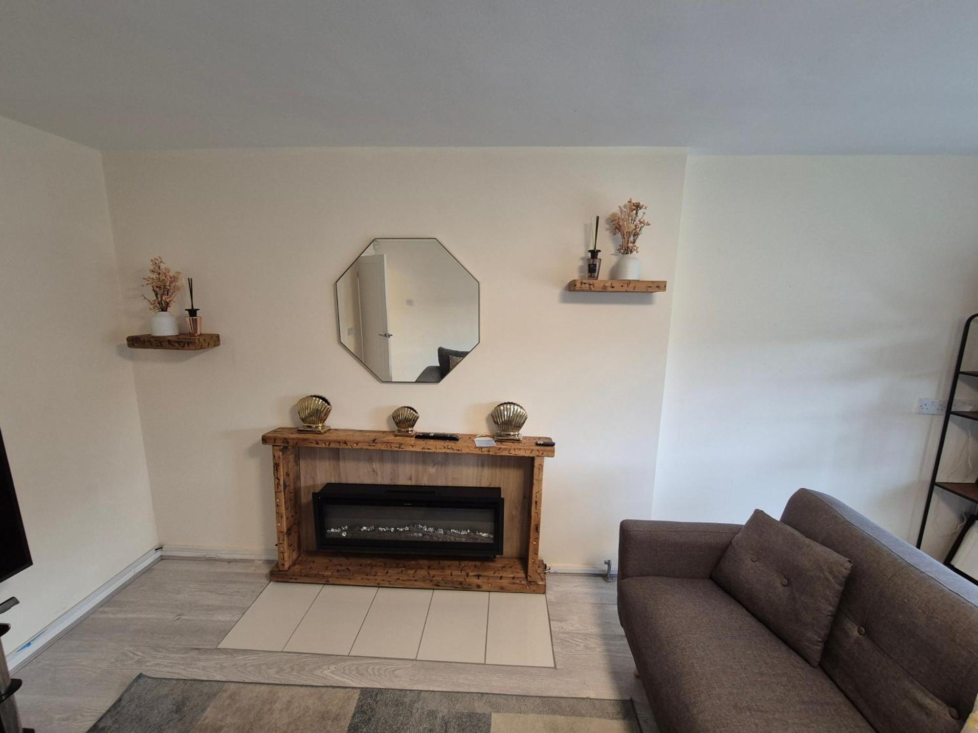 Lovely & Beautiful 2 Bed-Apartment In Borehamwood Exterior photo