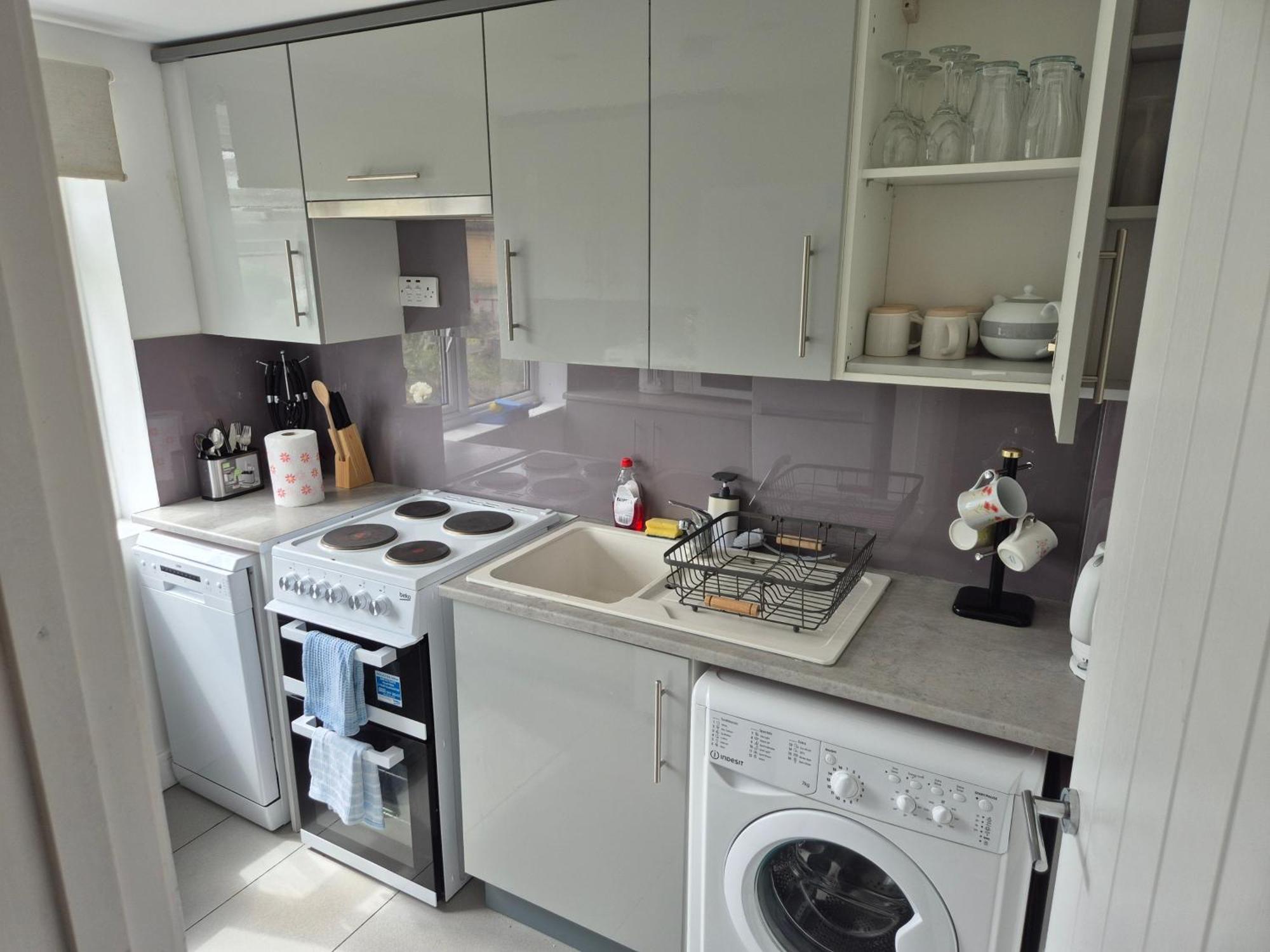 Lovely & Beautiful 2 Bed-Apartment In Borehamwood Exterior photo
