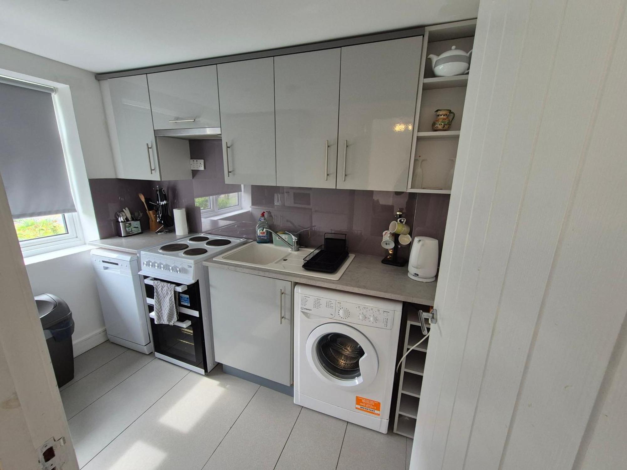 Lovely & Beautiful 2 Bed-Apartment In Borehamwood Exterior photo