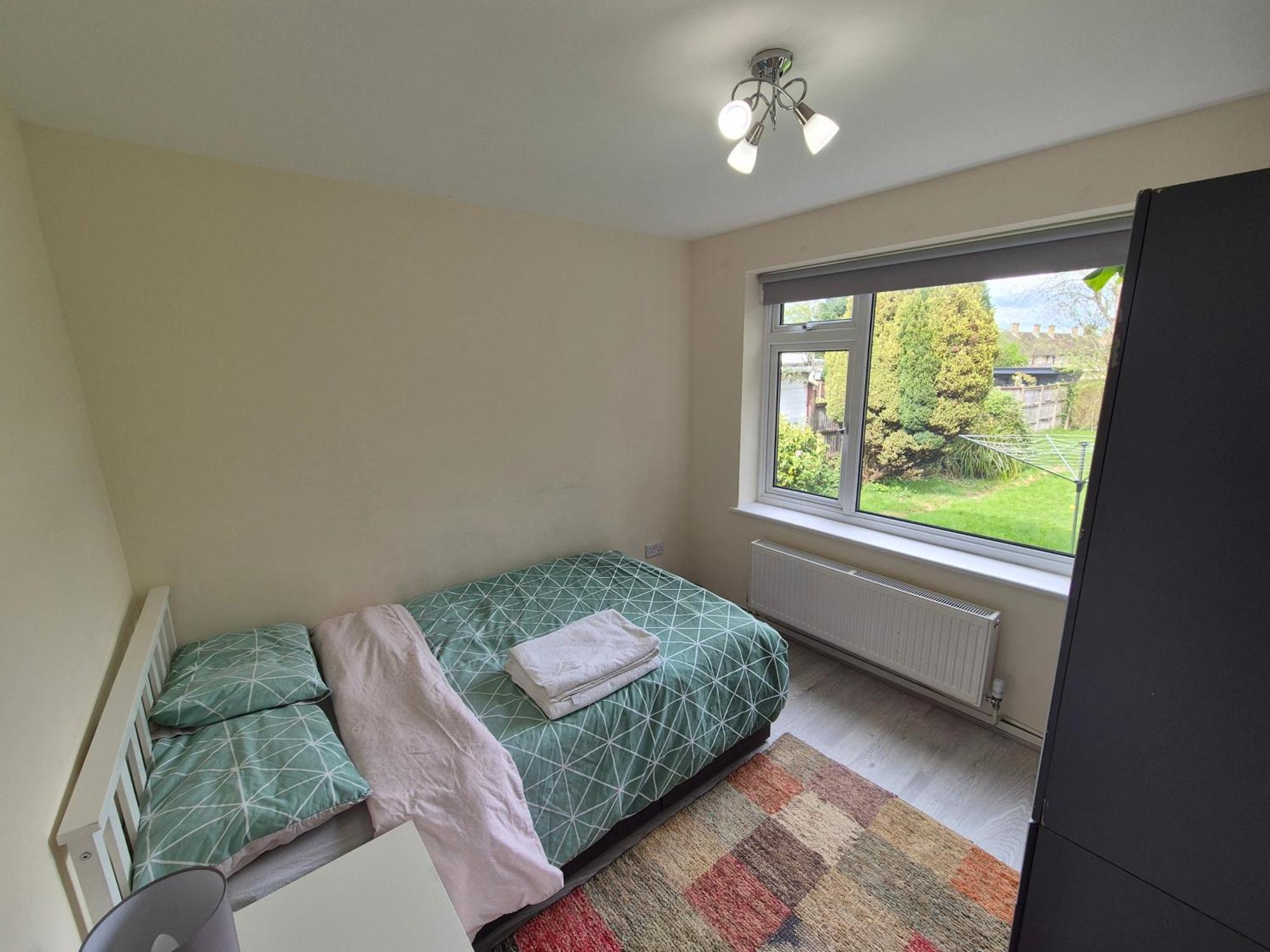 Lovely & Beautiful 2 Bed-Apartment In Borehamwood Exterior photo